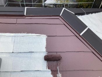 横浜市金沢区H様邸サーモアイ４F屋根塗装上塗り１回目