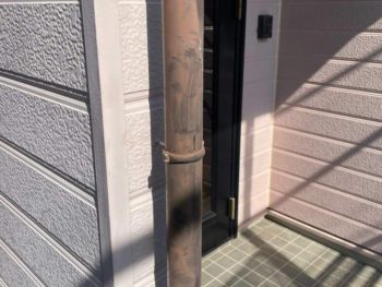 藤沢市S様邸竪樋塗装施工前画像