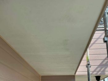 藤沢市S様邸軒天塗装施工前画像