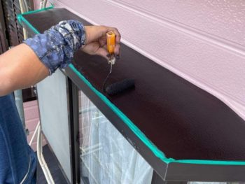 藤沢市S様邸出窓天端塗装上塗り2回目