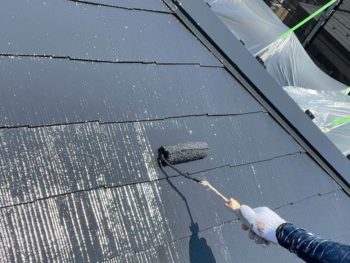 藤沢市S様邸サーモアイ4F屋根塗装上塗り2回目