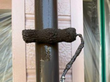 藤沢市S様邸竪樋塗装上塗り1回目