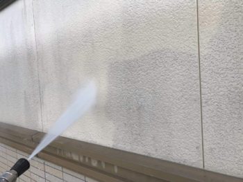 横浜市金沢区S様邸外壁塗装前高圧洗浄作業