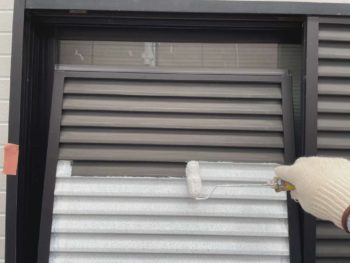 横浜市港南区F様邸雨戸錆止め塗装