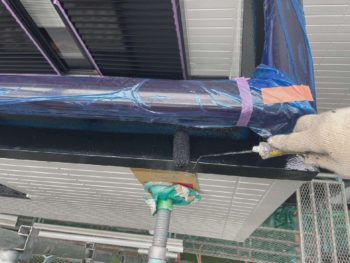 横浜市港南区F様邸ベランダ手摺り笠木板金塗装上塗り2回目