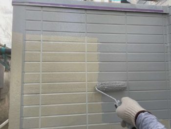 横浜市港南区F様邸ファインパーフェクトトップ外壁塗装上塗り1回目