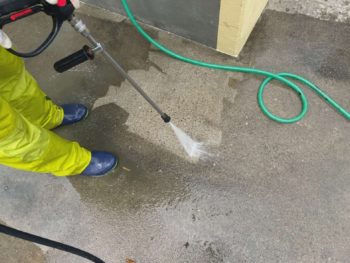 横浜市港南区F様邸外壁塗装前高圧洗浄作業