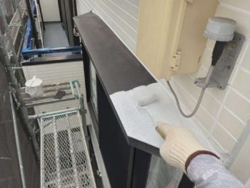 横浜市港南区F様邸出窓天端錆止め塗装