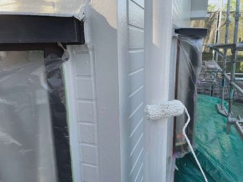 横浜市港南区F様邸竪樋塗装上塗り2回目
