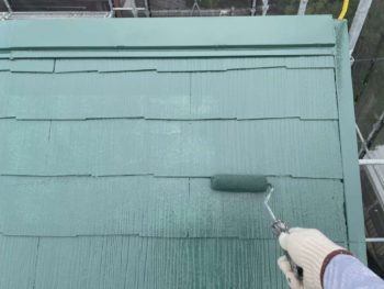 横浜市港南区F様邸サーモアイSi屋根塗装上塗り2回目