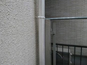 横浜市港南区N様所有アパートS竪樋塗装施工前画像