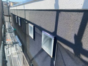 横浜市金沢区T様邸超低汚染リファイン1000MS-IR外壁塗装上塗り2回目