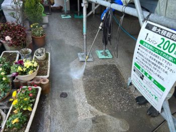 横浜市金沢区F様邸ファイン4Fセラミック外壁塗装前土間高圧洗浄作業