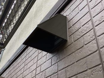 横浜市金沢区S様所有アパートB換気フード塗装施工後画像