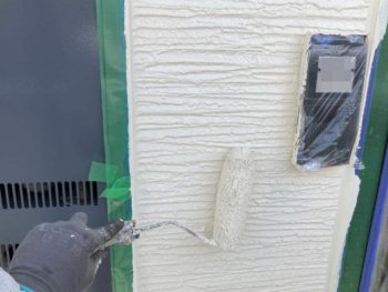 横浜市金沢区S様所有アパートB超低汚染リファイン艶消1000MS-IR外壁塗装上塗り2回目