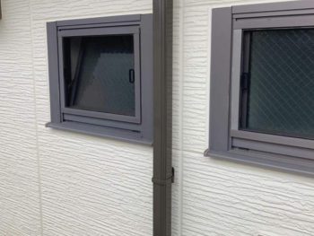 横浜市金沢区S様所有アパートB竪樋塗装施工後画像