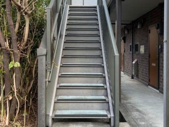 横浜市金沢区S様所有アパートB超低汚染リファイン艶消1000MS-IR外壁塗装施工前画像