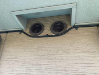 横浜市金沢区S様所有アパートB丸形換気ガラリ塗装施工前画像