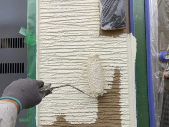 横浜市金沢区S様所有アパートB超低汚染リファイン艶消1000MS-IR外壁塗装上塗り1回目