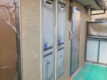 横浜市金沢区S様所有アパートBメーターボックス塗装施工前画像