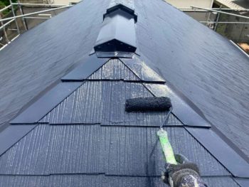 横浜市栄区O様邸スーパーシャネツサーモF屋根塗装上塗り2回目