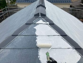 横浜市栄区O様邸スーパーシャネツサーモF屋根塗装下塗り2回目