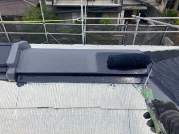 横浜市栄区O様邸棟板金塗装上塗り1回目