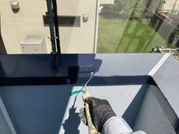 横浜市栄区O様邸手摺笠木板金塗装上塗り1回目