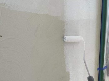 横浜市鶴見区T様邸超低汚染リファイン艶消1000MS-IR外壁塗装下塗り