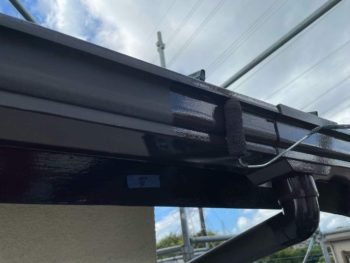 横浜市港南区I様邸軒樋塗装上塗り1回目