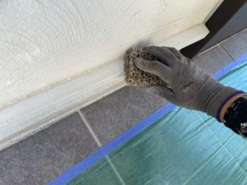 横浜市鶴見区T様邸水切り塗装前ケレン作業