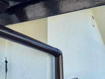 横浜市港南区I様邸竪樋塗装施工後画像