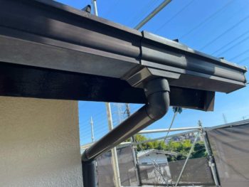 横浜市港南区I様邸軒樋塗装施工前画像