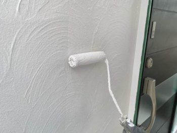 横浜市鶴見区T様邸超低汚染リファイン艶消1000MS-IR外壁塗装上塗り2回目