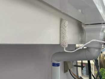 横浜市鶴見区T様邸破風塗装上塗り2回目