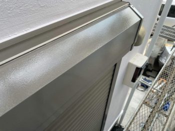 横浜市鶴見区T様邸シャッターボックス塗装施工後画像