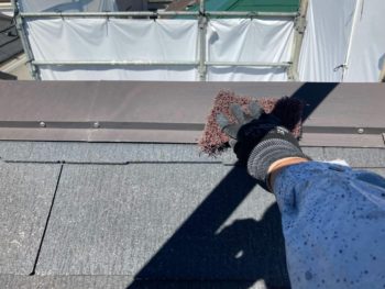 横浜市港南区M様邸棟板金塗装前ケレン作業