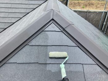 横浜市港南区M様邸サーモアイSi屋根塗装下塗り1回目