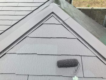 横浜市港南区M様邸サーモアイSi屋根塗装上塗り2回目