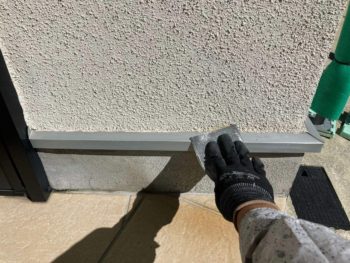 横浜市港南区M様邸水切り塗装前ケレン作業