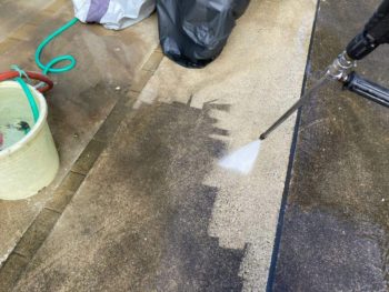 横浜市緑区T様邸外壁塗装前土間高圧洗浄作業