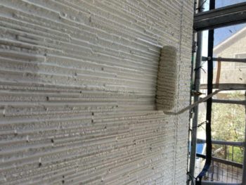 横浜市緑区T様邸超低汚染リファイン艶消1000MS-IR外壁塗装上塗り1回目