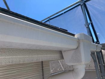 横浜市緑区T様邸軒樋塗装施工前画像