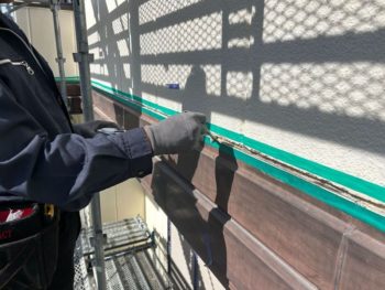 横浜市栄区H様邸シーリング打ち換えプライマー塗布作業