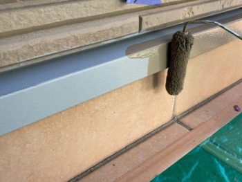 横浜市緑区T様邸水切り塗装上塗り1回目