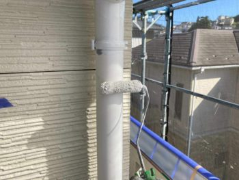 横浜市緑区T様邸竪樋塗装上塗り1回目