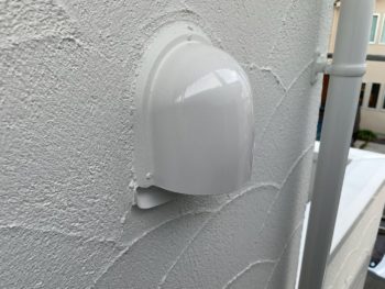 横浜市旭区Y様邸換気フード塗装施工後画像