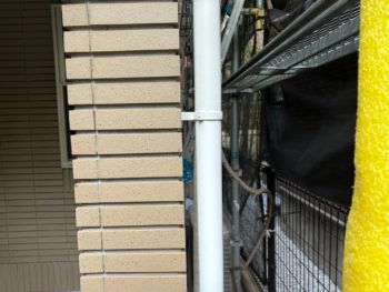 横浜市鶴見区J様邸竪樋塗装施工後