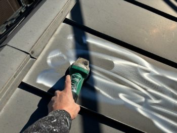 横浜市鶴見区J様邸スーパーシャネツサーモ4F屋根塗装前ケレン作業