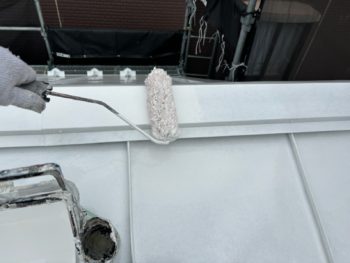 横浜市鶴見区J様邸棟板金塗装上塗り2回目
